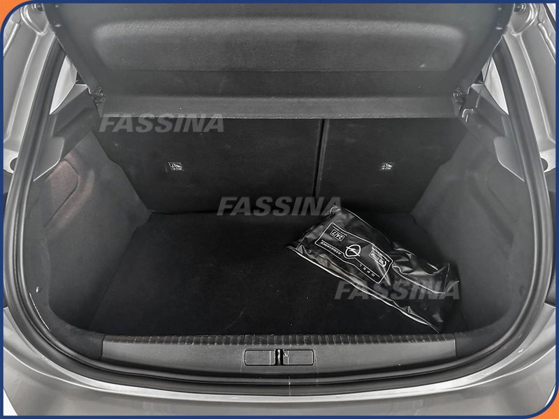 Opel Corsa usata a Milano (11)