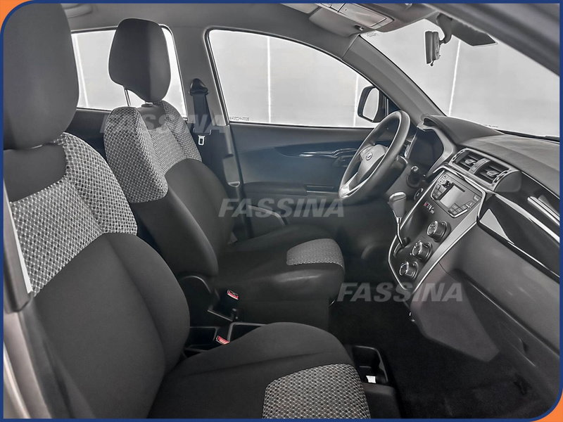 Mahindra KUV100 usata a Milano (12)