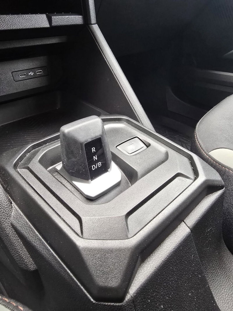 Dacia Duster usata a Massa-Carrara (11)