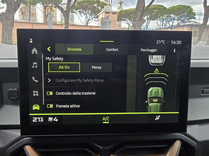 Dacia Duster usata a Massa-Carrara (14)