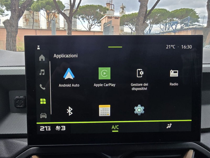 Dacia Duster usata a Massa-Carrara (15)