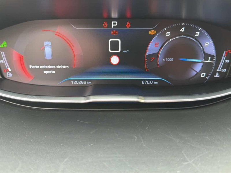 Peugeot 5008 usata a Foggia (13)