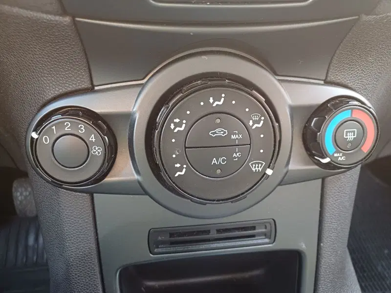Ford Fiesta usata a Modena (14)