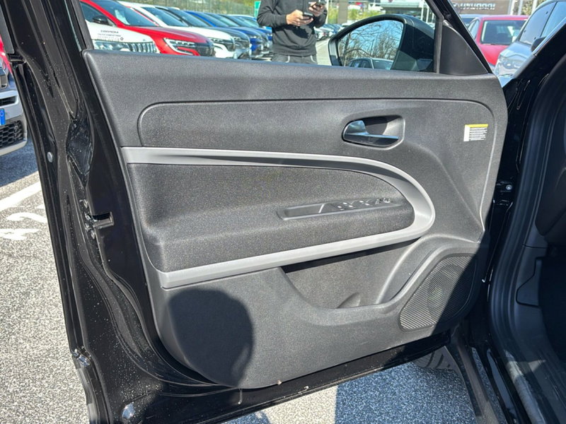 Jeep Avenger nuova a Latina (15)