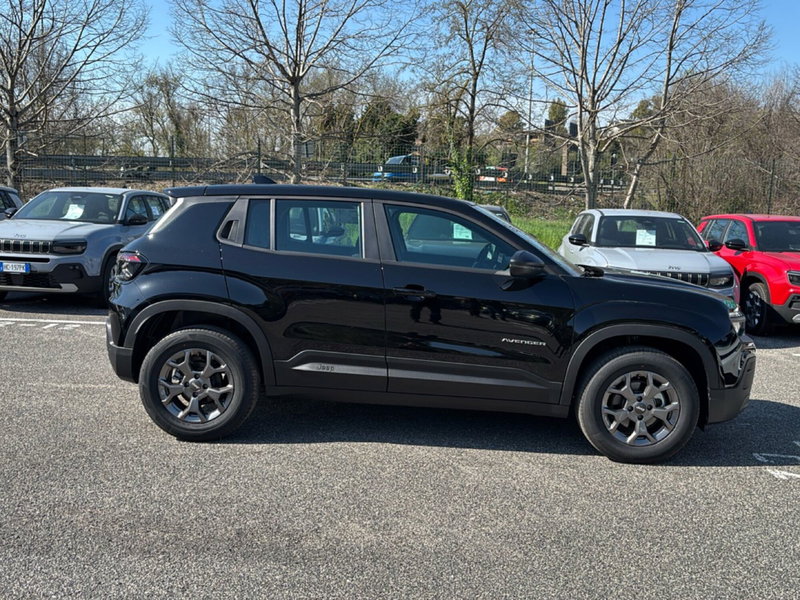 Jeep Avenger nuova a Latina (8)