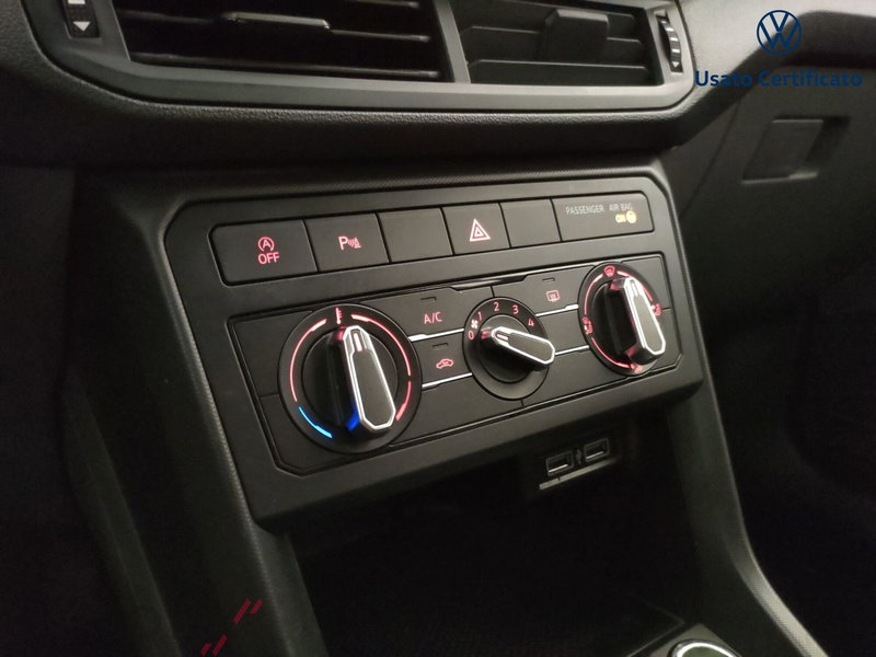 Volkswagen T-Cross usata a Varese (13)