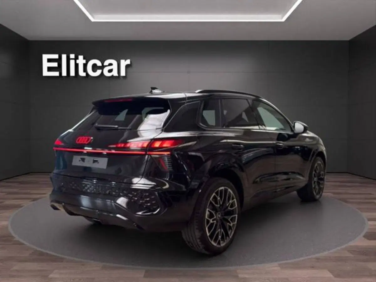 Audi Q3 Sportback nuova a Milano (5)