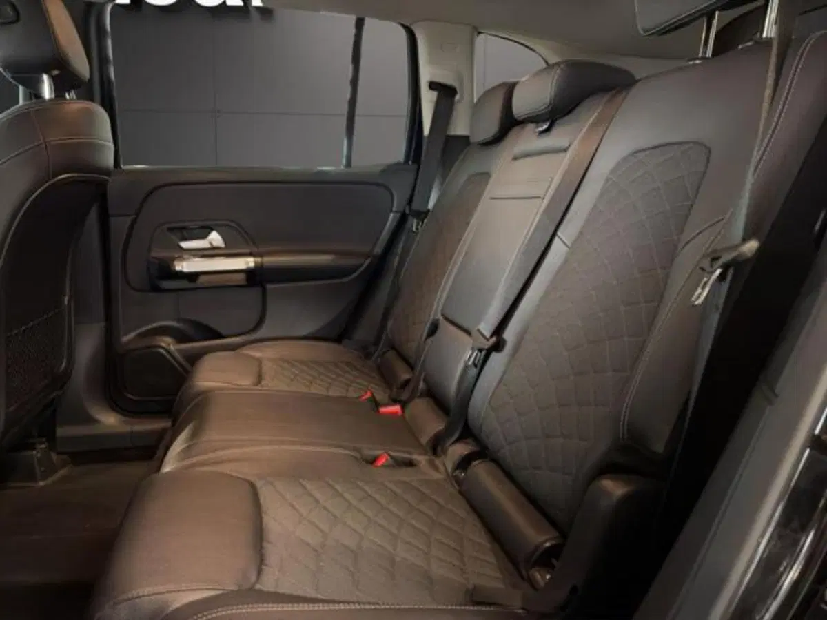 Mercedes-Benz GLB usata a Milano (12)