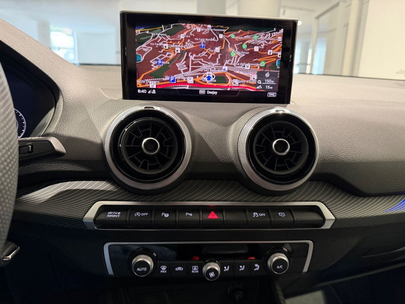 Audi SQ2 usata a Genova (15)