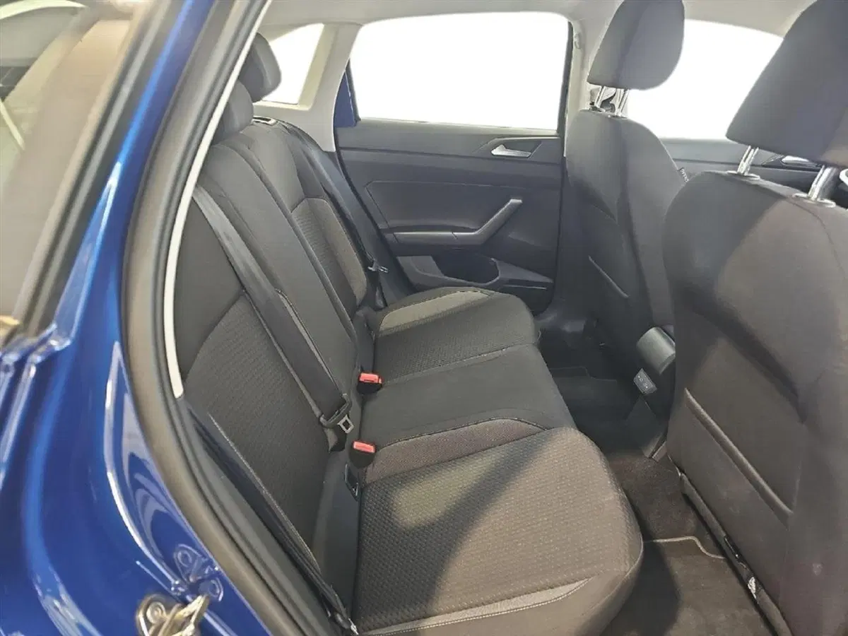 Volkswagen Taigo usata a Lecco (11)