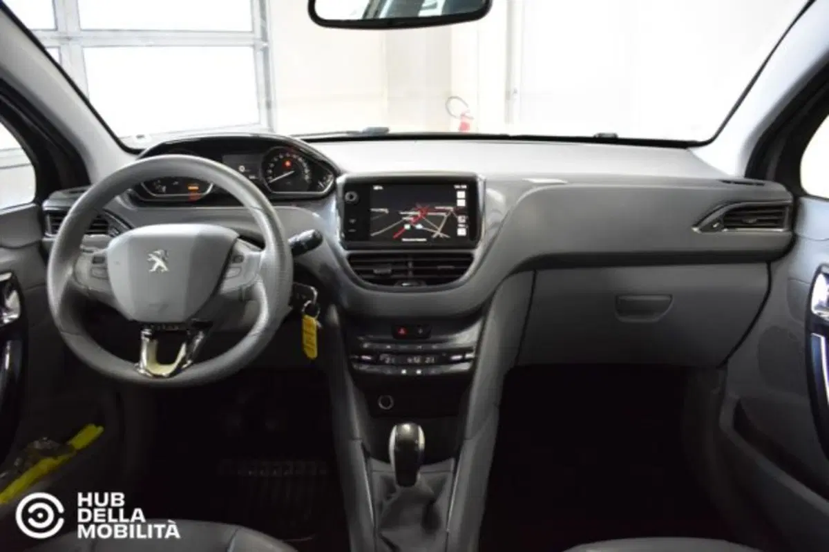 Peugeot 208 usata a Perugia (10)