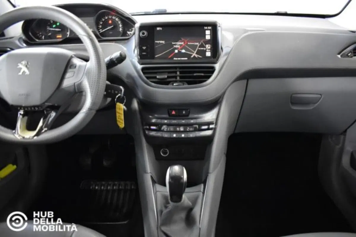 Peugeot 208 usata a Perugia (11)
