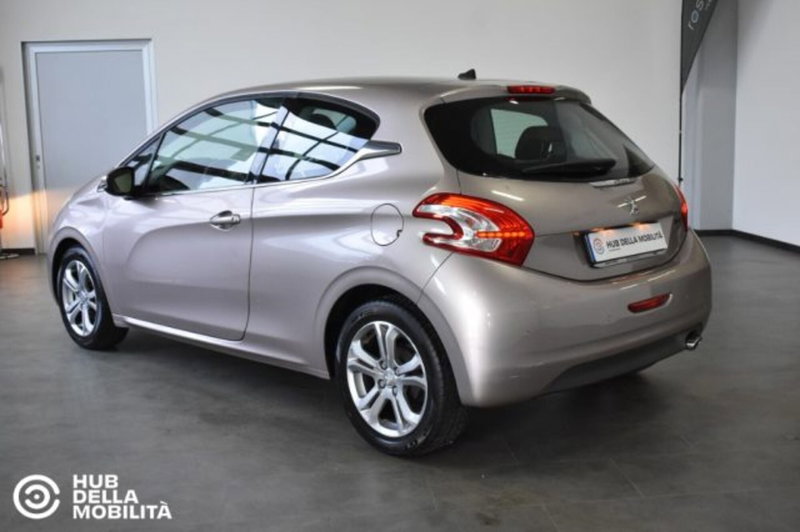 Peugeot 208 usata a Perugia (6)