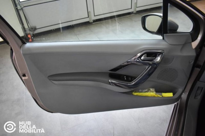 Peugeot 208 usata a Perugia (7)
