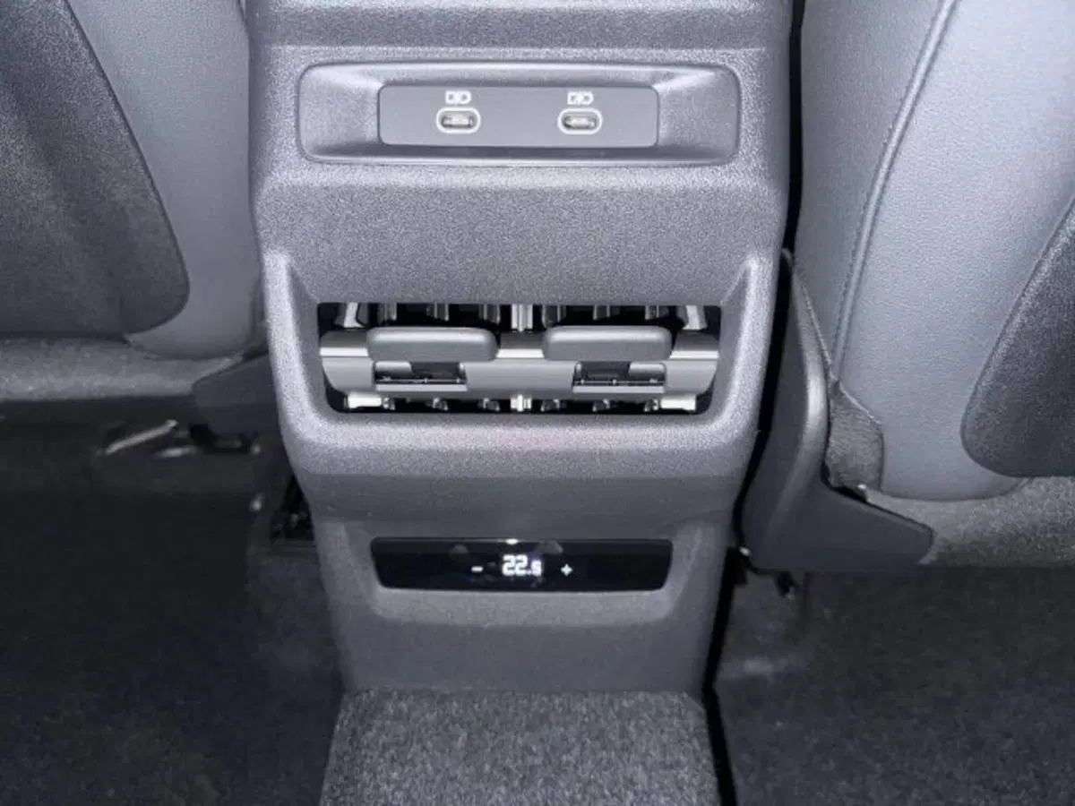 Audi Q3 Sportback nuova a Novara (18)
