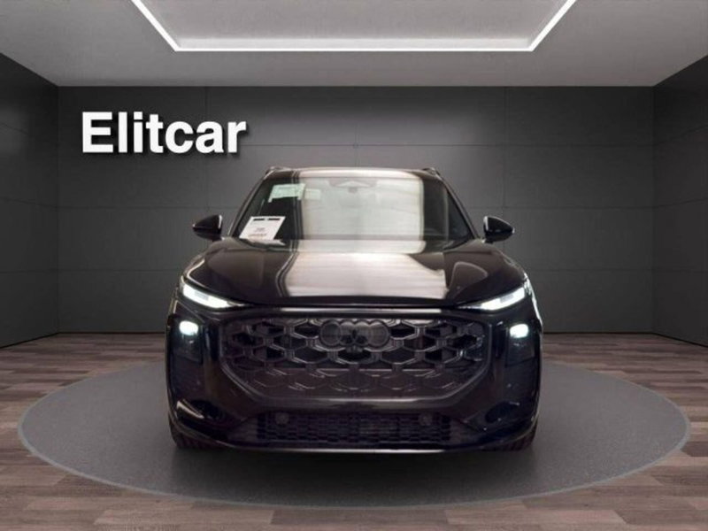 Audi Q3 Sportback nuova a Novara (3)