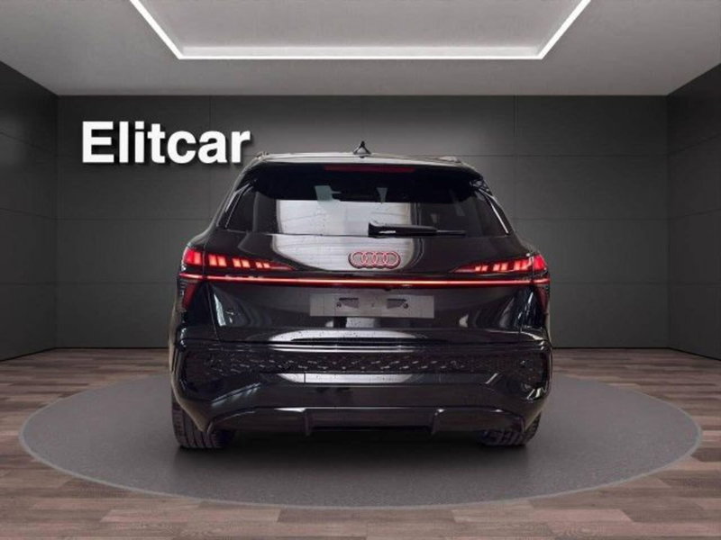 Audi Q3 Sportback nuova a Novara (8)