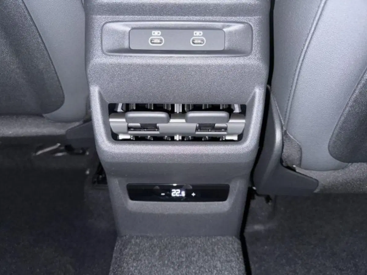 Audi Q3 Sportback nuova a Novara (10)