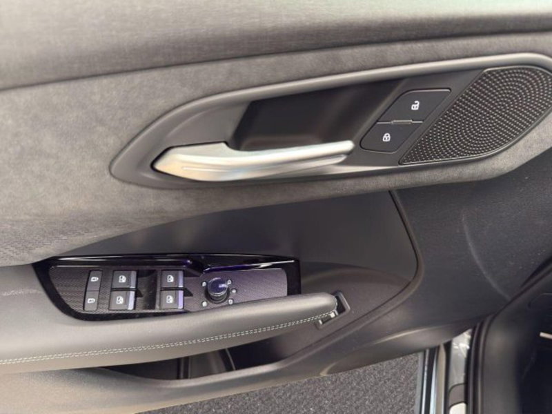 Audi Q3 Sportback nuova a Novara (18)