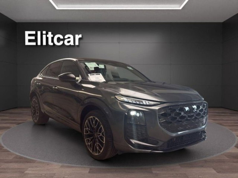 Audi Q3 Sportback nuova a Novara (3)