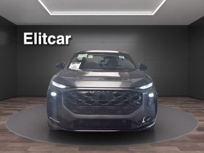 Audi Q3 Sportback nuova a Novara (4)