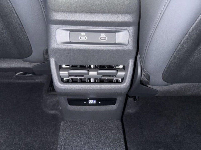 Audi Q3 Sportback nuova a Novara (12)