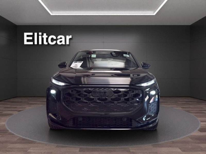 Audi Q3 Sportback nuova a Novara (4)