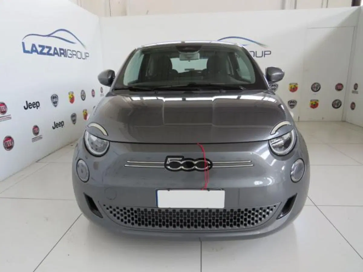 Fiat 500e nuova a Lodi (2)
