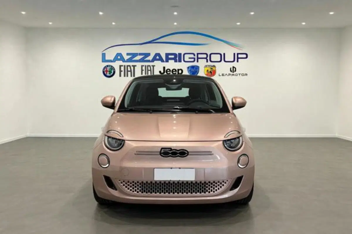 Fiat 500e Cabrio nuova a Lodi (2)