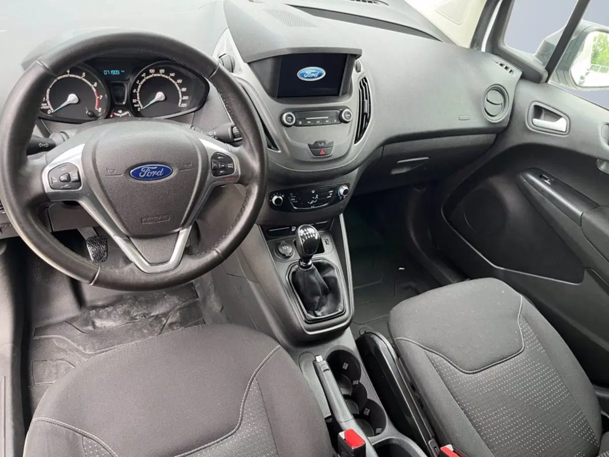 Ford Transit Courier Furgone usata a Milano (12)