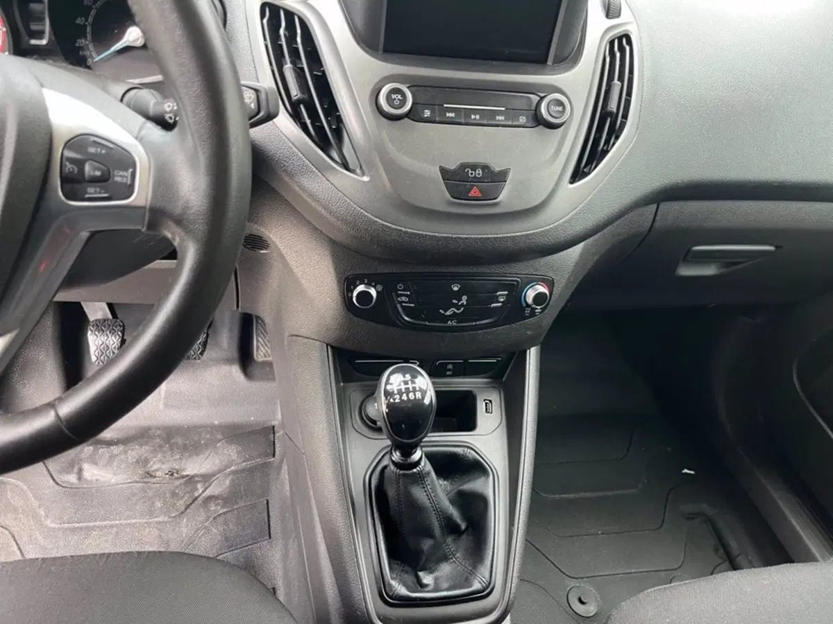 Ford Transit Courier Furgone usata a Milano (17)