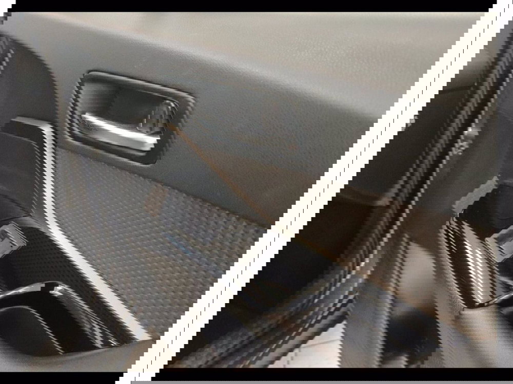 Toyota Toyota C-HR usata a Catania (13)