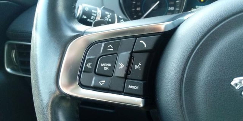 Jaguar F-Pace usata a Udine (10)