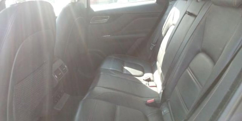 Jaguar F-Pace usata a Udine (15)