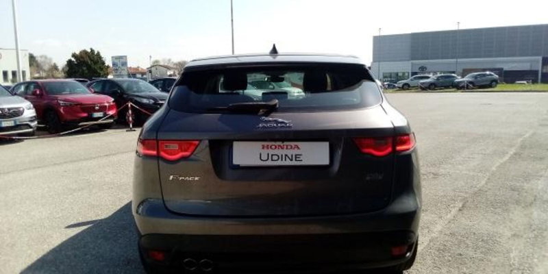 Jaguar F-Pace usata a Udine (4)