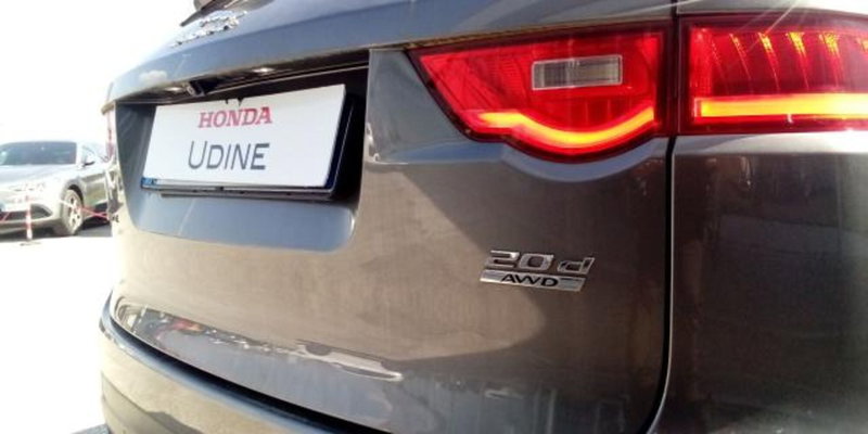 Jaguar F-Pace usata a Udine (5)