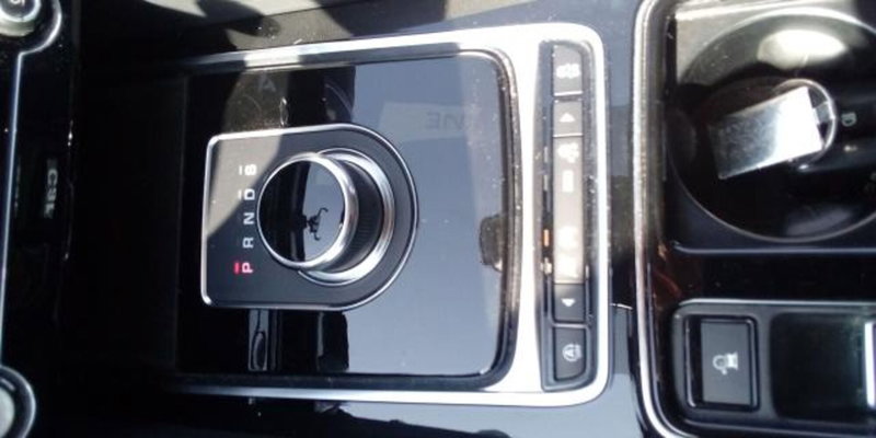 Jaguar F-Pace usata a Udine (9)