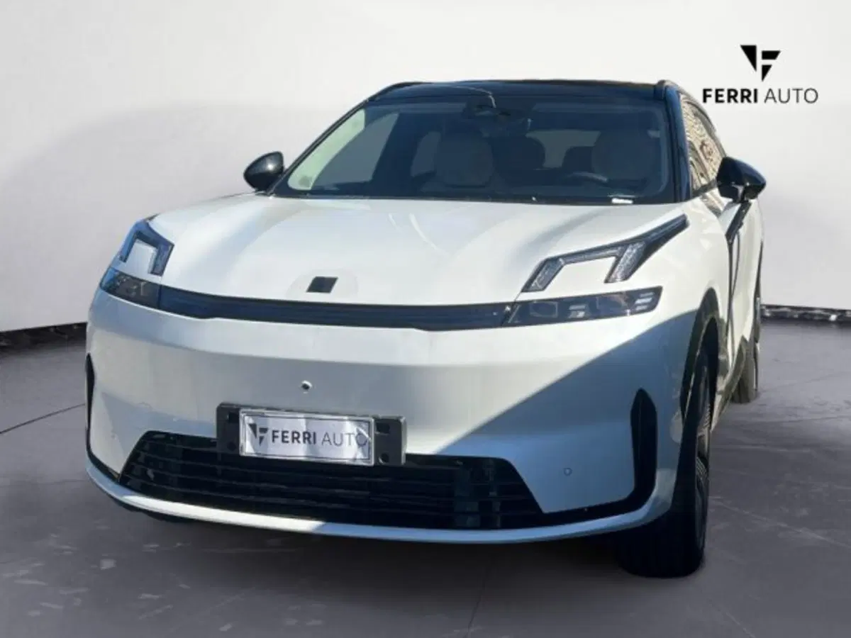 Lynk & Co 08 nuova a Treviso