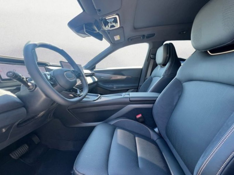 Lynk & Co 08 nuova a Treviso (6)