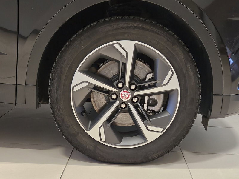 Jaguar E-Pace usata a Napoli (9)