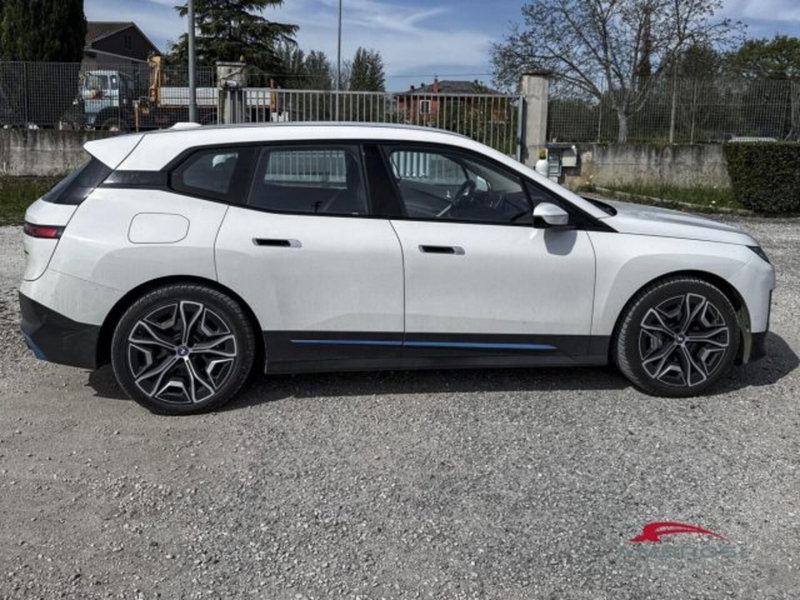 BMW iX usata a Perugia (2)