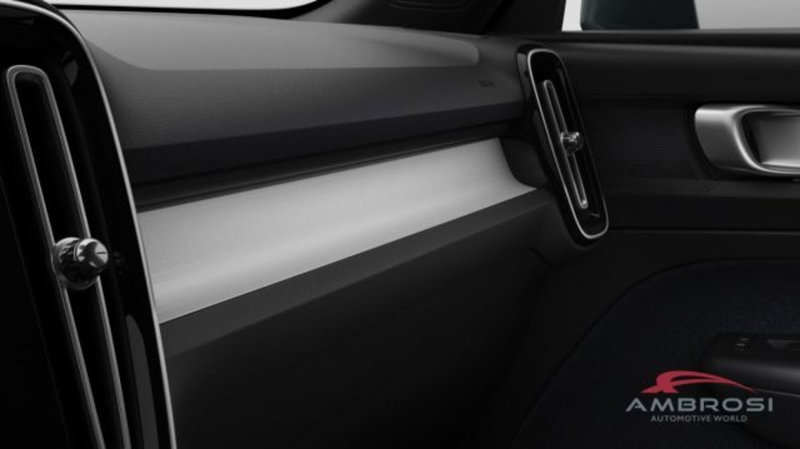 Volvo XC40 nuova a Perugia (14)