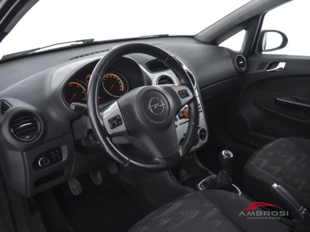Opel Corsa usata a Perugia (8)