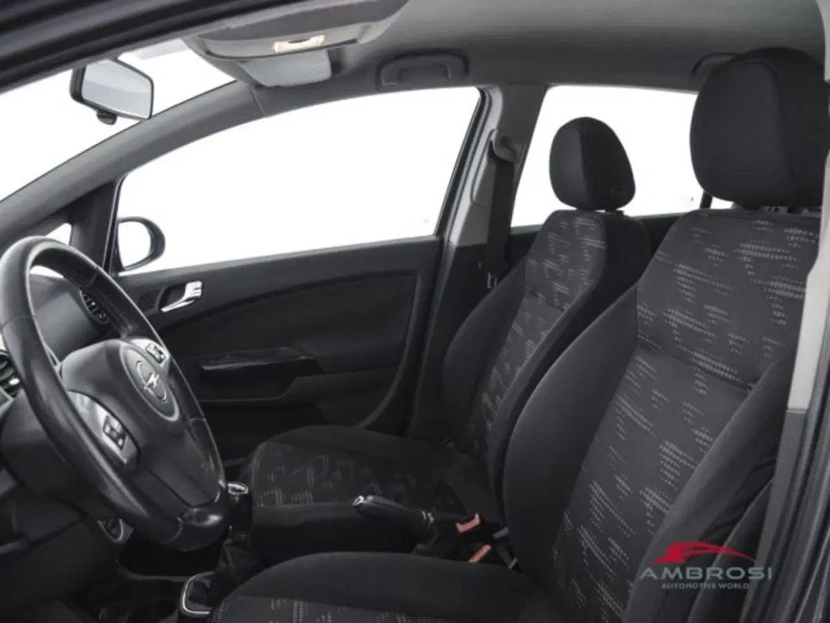 Opel Corsa usata a Perugia (9)