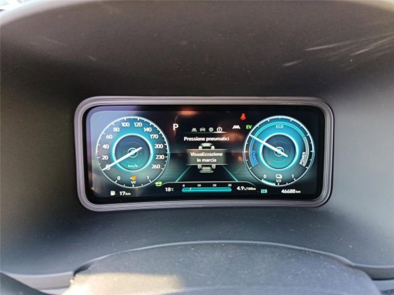 Hyundai Kona usata a Bari (16)