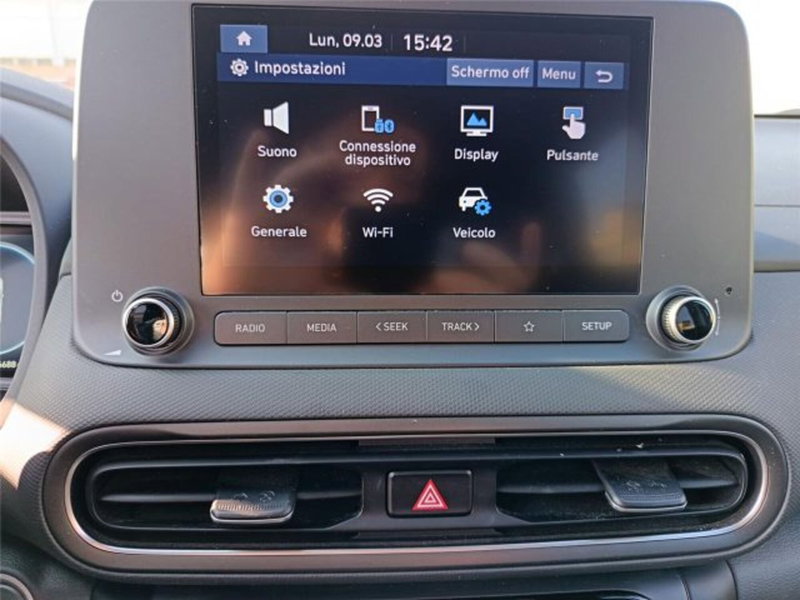 Hyundai Kona usata a Bari (18)