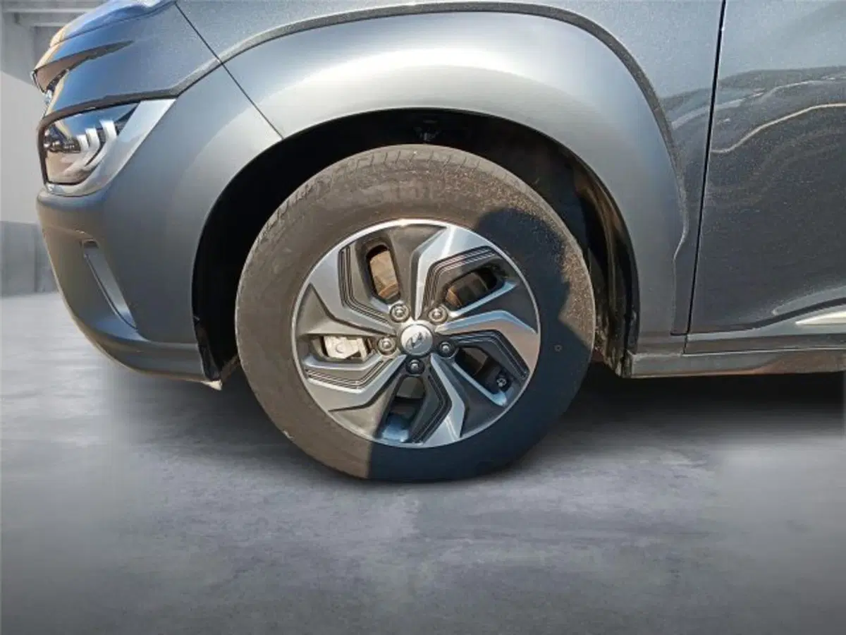 Hyundai Kona usata a Bari (8)