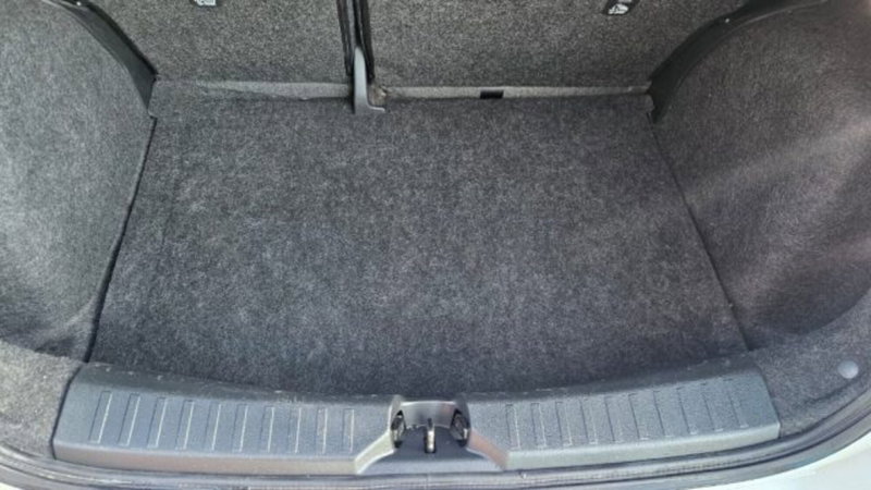 Nissan Micra usata a Lucca (9)