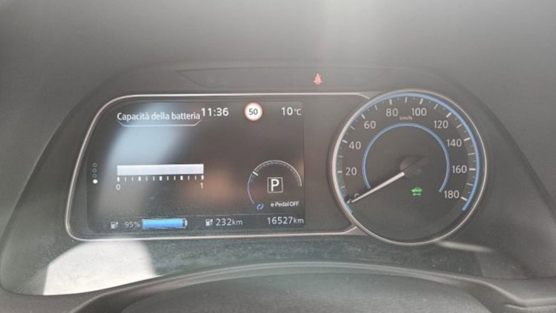 Nissan Leaf usata a Lucca (12)