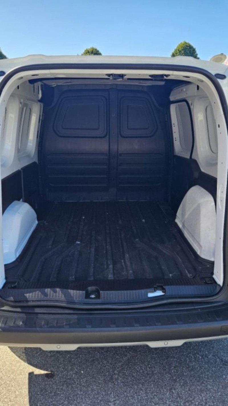 Nissan Townstar usata a Lucca (8)